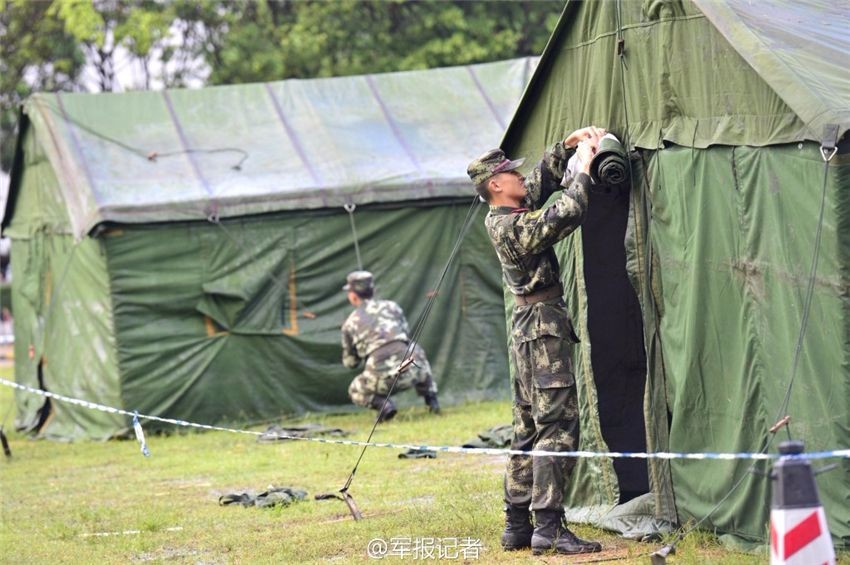 中山军用充气大型帐篷